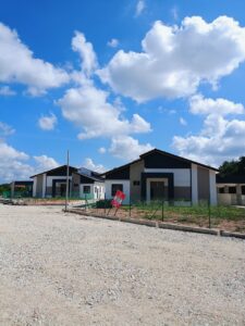 photo 6176738205664132517 y (2)