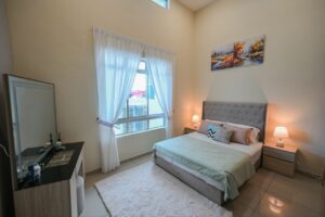 photo 6197147628261721172 y (2)