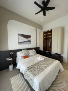 photo 6334868958653563781 y (1)