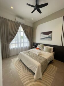 photo 6334868958653563783 y